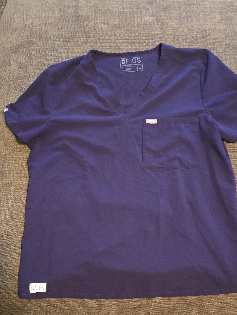 FIGS Catarina One-Pocket Top Purple Jam XL EUC - Picture 1 of 2